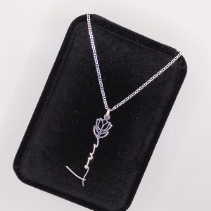 Dije de tulipán con nombre personalizable en cursiva