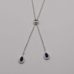 Corbatín de ojos azules